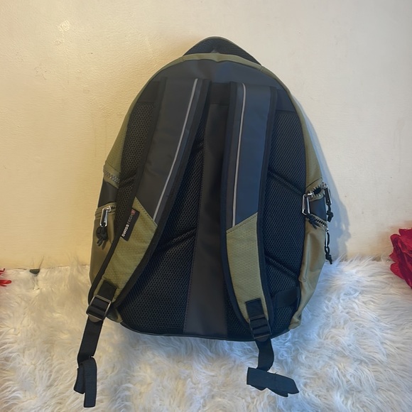 Swiss backpack - Picture 3 of 11